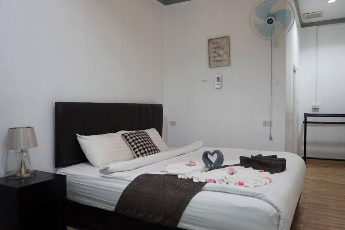 Desk, iron/ironing board (on request), free WiFi, bed sheets