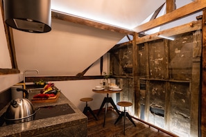 Deluxe Studio (Pasteur) | Private kitchen