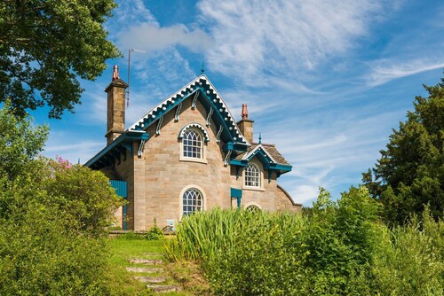 Swiss Cottage/Chatsworth Estate