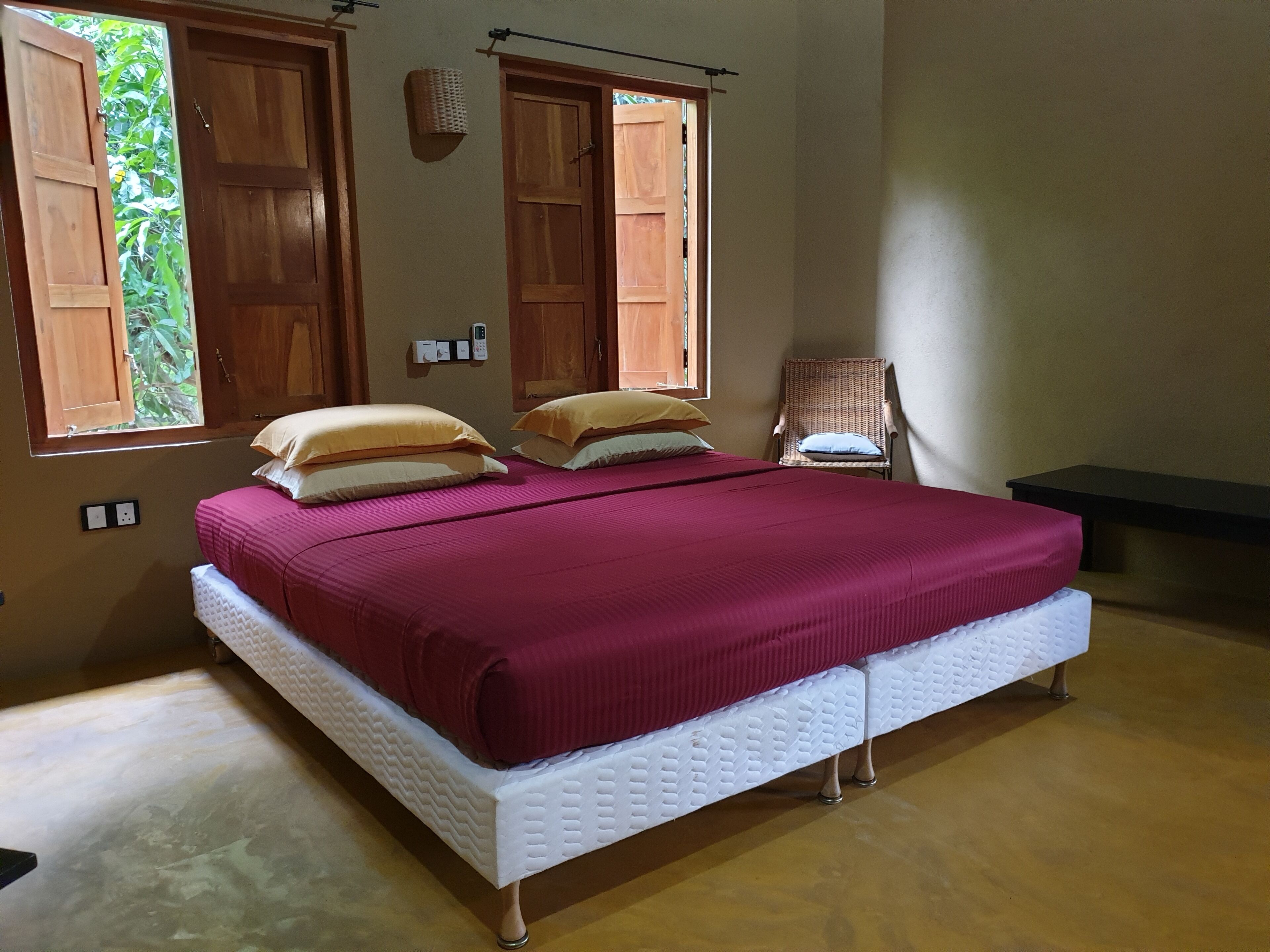 Pillowtop beds, minibar, soundproofing, free WiFi