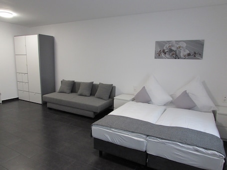 Standard Studio | Blackout drapes, free WiFi, bed sheets