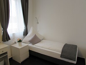 Quarto duplo standard | Cortinas blackout, Wi-Fi de cortesia, roupa de cama