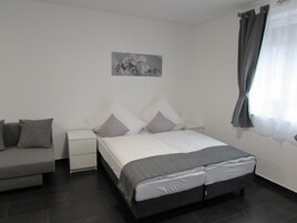 Standard Studio | Blackout drapes, free WiFi, bed sheets