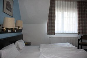 Camera doppia | Ferro/asse da stiro, culle/letti per bambini (a pagamento)