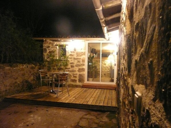 Double Room (Les magnanarelles) | Terrace/patio