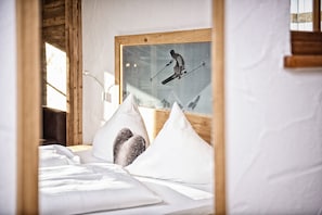 Quarto família (Starennest) | Roupas de cama antialérgicas, cofres nos quartos, escrivaninha