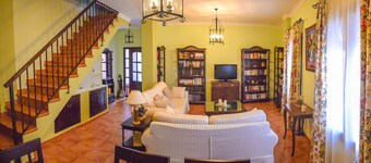 Andalusian kylän omakotitalo