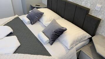 3 bedrooms, iron/ironing board, WiFi, bed sheets