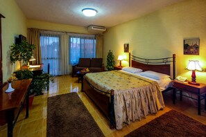 In-room safe, blackout curtains, free WiFi, bed sheets