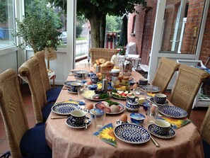 Desayuno de cocina local todos los días (con cargo) 
