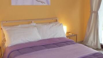 Doppelzimmer, mit Bad | Schreibtisch, kostenloses WLAN, Bettwäsche