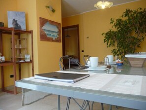 Free daily local cuisine breakfast 