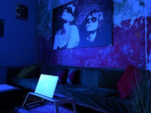 Living area - Bulgakoff Hostel (Kyiv)
