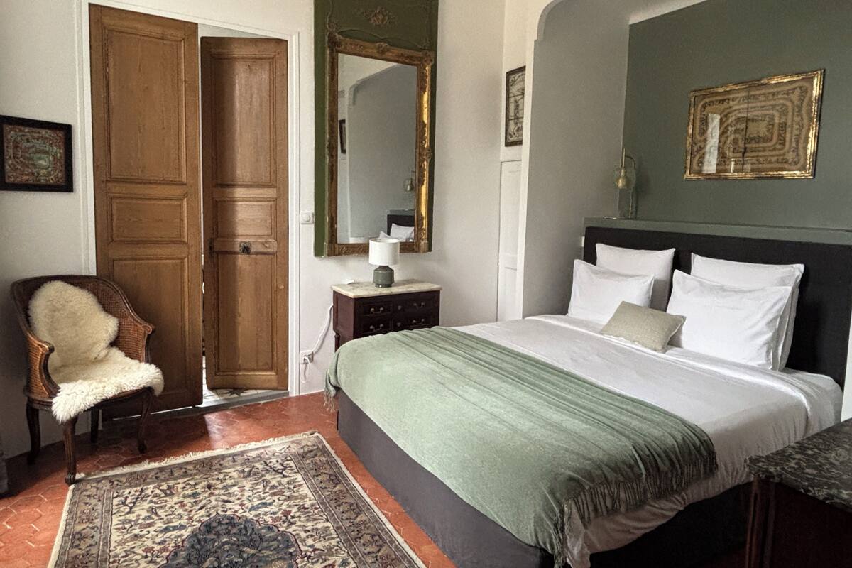 Suíte (Tric Trac) | 1 quarto, roupas de cama premium, cofres nos quartos, escrivaninha