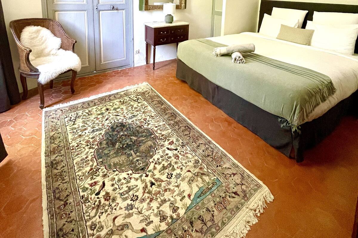 1 bedroom, premium bedding, in-room safe, desk