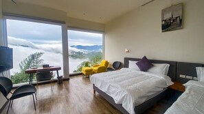 Superior Double Room | Individually decorated, individually furnished, desk, blackout drapes - Sun Sweet House (Fanlu)