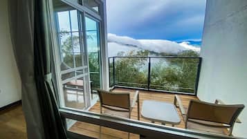 Economy Double Room | Individually decorated, individually furnished, desk, blackout drapes