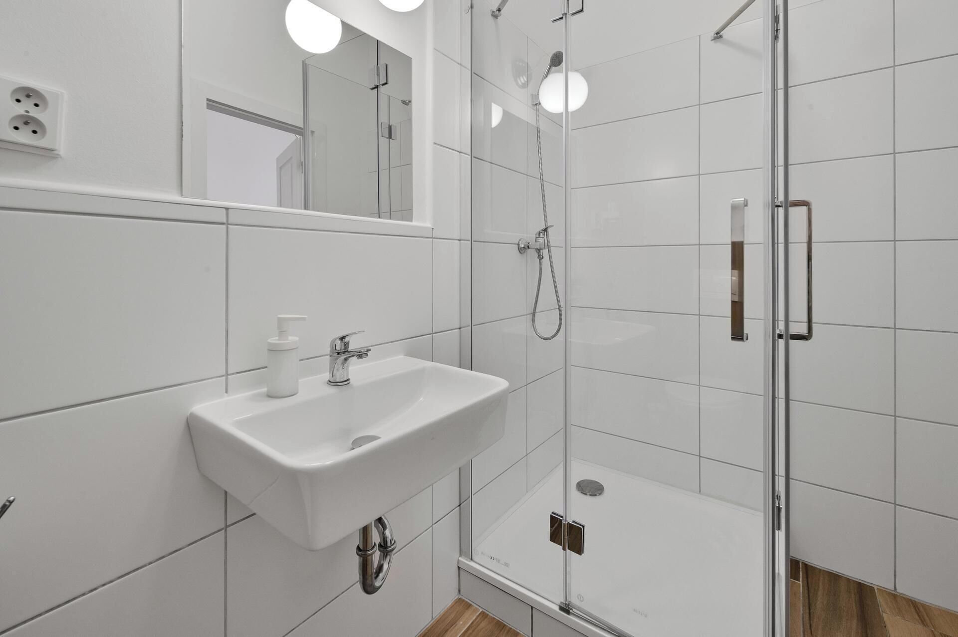 family room, 2 bedrooms | bathroom | shower, free toiletries, hair dryer, towels