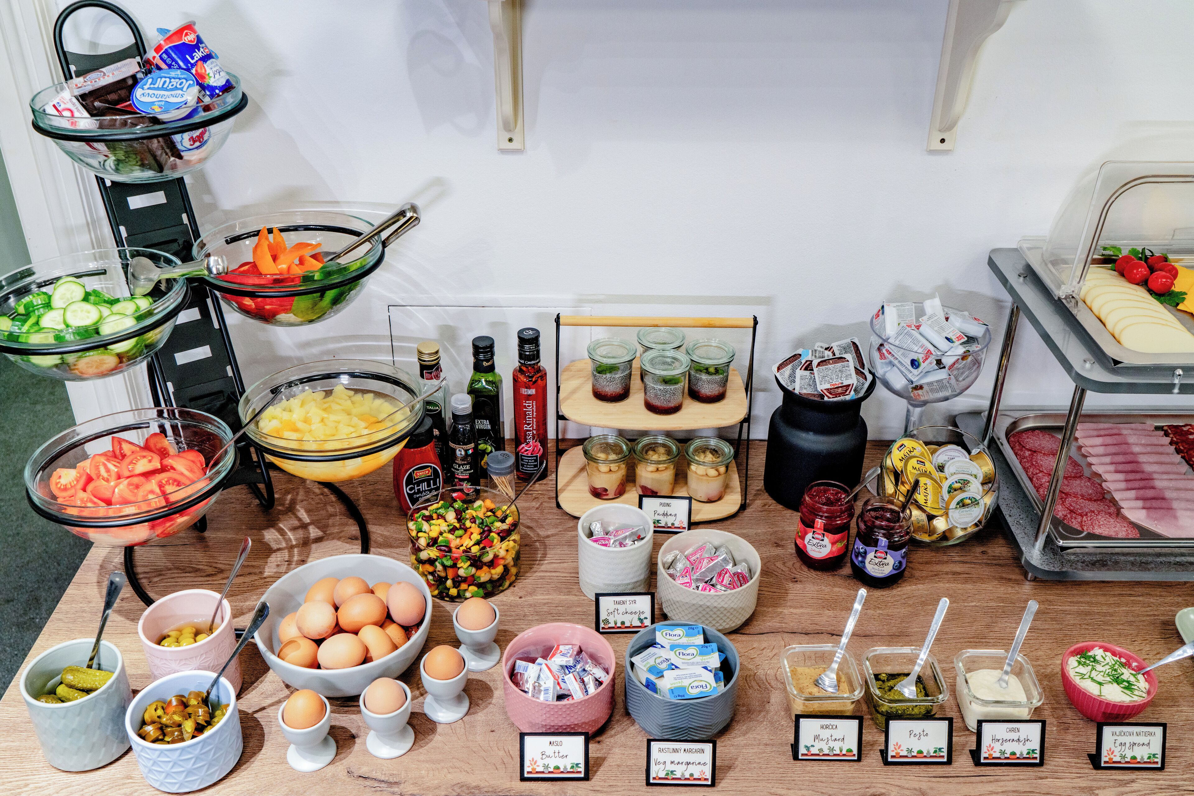 Se ofrece un desayuno bufé (13 EUR por persona)