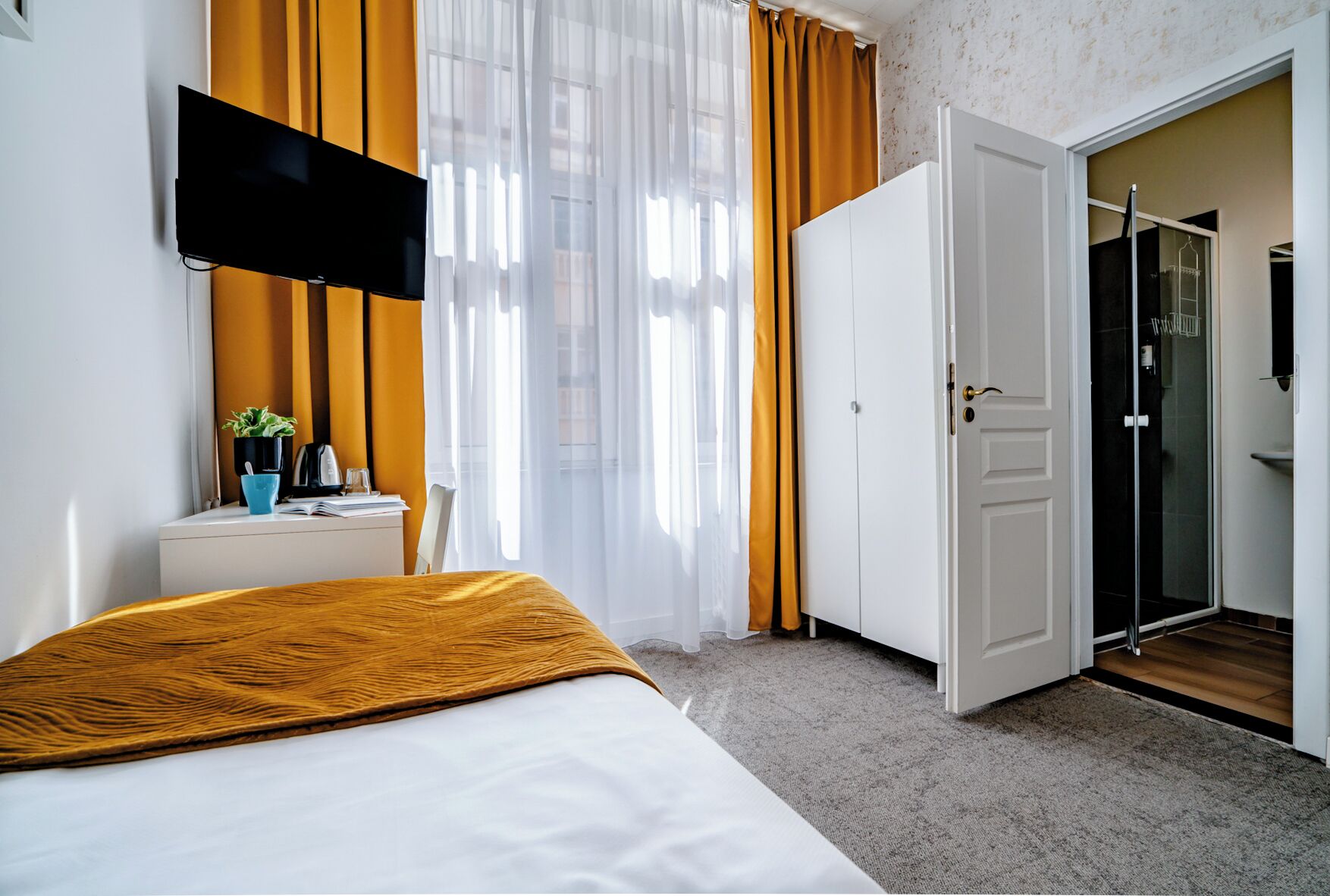 Phòng đơn Tiêu chuẩn | Màn/rèm cản sáng, truy cập Internet không dây miễn phí, bộ trải giường 