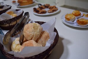 Free daily buffet breakfast