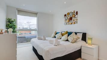 Two-Bedroom Apartment | Iron/ironing board, free WiFi, bed sheets