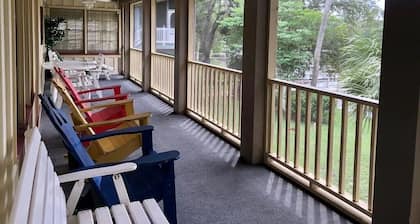 River House B - Bord de l'eau - EmbarcadĂšre - ** TroisiĂšme nuit gratuite **