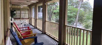 Steinhatchee Landing Resort-River House B #18-Boat Dock-**THIRD NIGHT FREE**