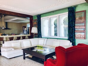 Panoramic Villa | Living area