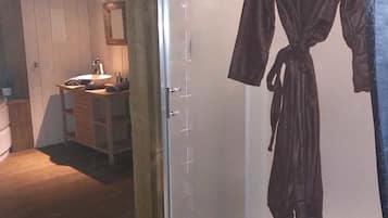 Free toiletries, hair dryer, bathrobes, towels