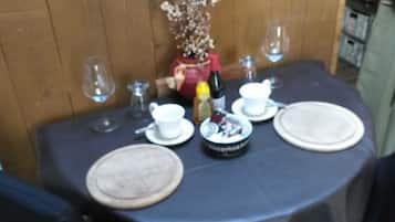 Sudah termasuk sarapan ala kontinental setiap hari