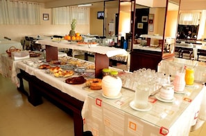 Bao gồm bữa sáng buffet hàng ngày