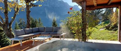 Tina de hidromasaje al aire libre