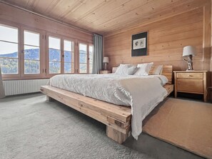 5 habitaciones, escritorio, tabla de planchar con plancha y wifi 