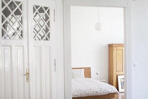 3 quartos, escrivaninha, Wi-Fi, roupa de cama