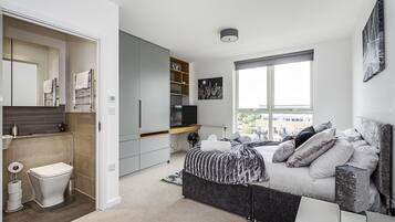 Three-Bedroom Apartment | 3 bedrooms, individually decorated, individually furnished, desk