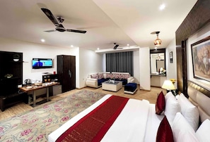 Luxury Room, 1 King Bed | Free WiFi - The Shoba Estate Gold (New Delhi)