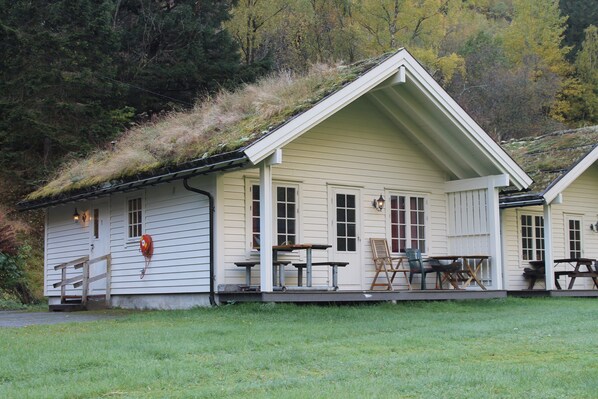 Front of property - Hjelledalen Hyttesenter (Stryn)