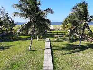 Property grounds - Seaside, 24h security, comfort and quality for 20 people, with kiosk (Lot. Fortinho)