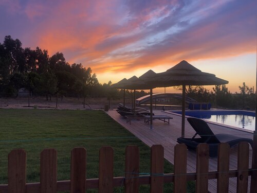 Casa da Pedra - Cosy Country House - private terrace, swimming pool, tenis table