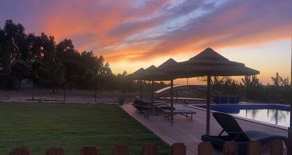 Casa da Pedra - Cosy Country House - private terrace, swimming pool, tenis table