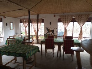 Tägliches inbegriffenes kontinentales Frühstück