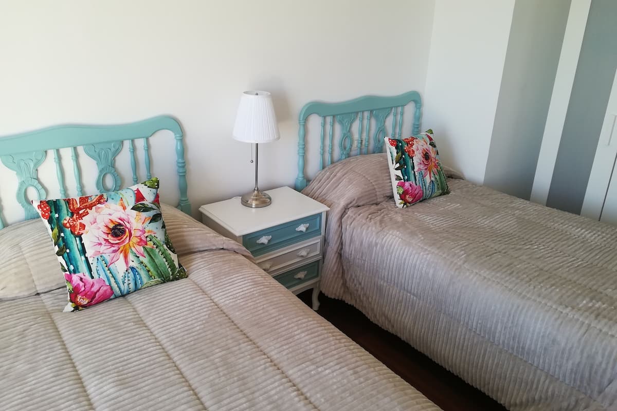 Wifi gratis y ropa de cama