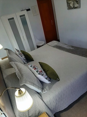 Double Room, 1 King Bed, Mountain View (III) | Free WiFi, bed sheets - Finca Rural La Casa Verde Shalom Tenerife (San Cristóbal de La Laguna)