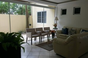 บริเวณนั่งเล่นที่ล็อบบี้