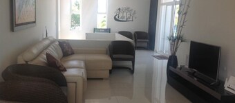 Lili House