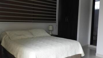 Minibar, cortinas blackout, wifi gratis y ropa de cama