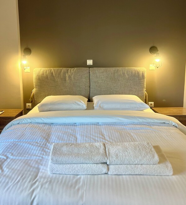 2 bedrooms, iron/ironing board, travel cot, free WiFi