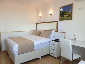 Standard Double Room | Desk, laptop workspace, soundproofing, free WiFi - Hotel Best İstanbul (Istanbul)