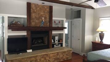 1 bedroom, iron/ironing board, Internet